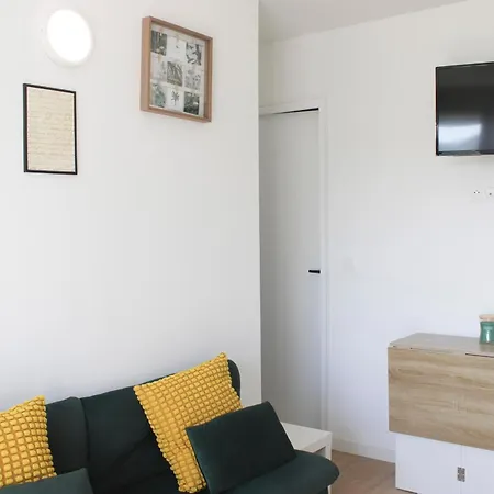 Apartment Cosy Just Outside Paris *